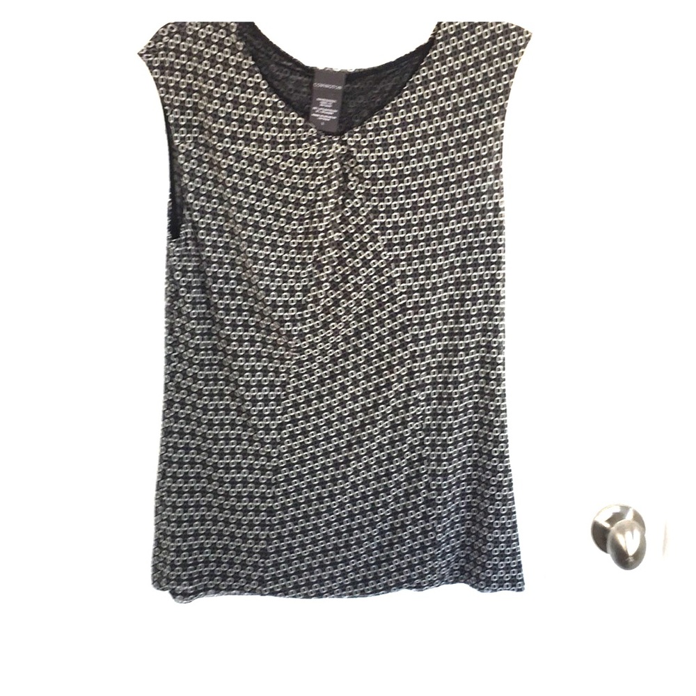 Black and white sleeveless blouse